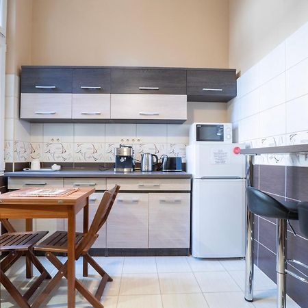 Apartment Near Opera In Downtown บูดาเปสต์ ภายนอก รูปภาพ