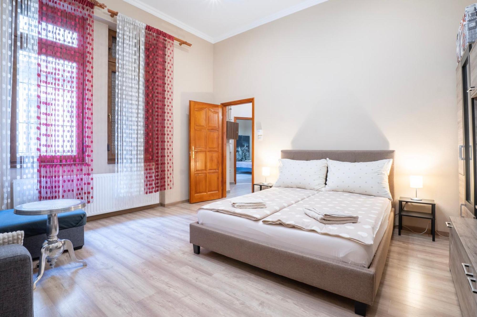 Apartment Near Opera In Downtown บูดาเปสต์ ภายนอก รูปภาพ